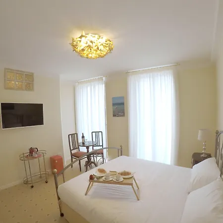 Palazzo Florio Boutique Couette-café